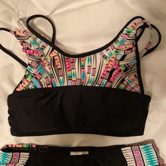 Top and Bottom Bikini 👙 - Picture 4 of 5